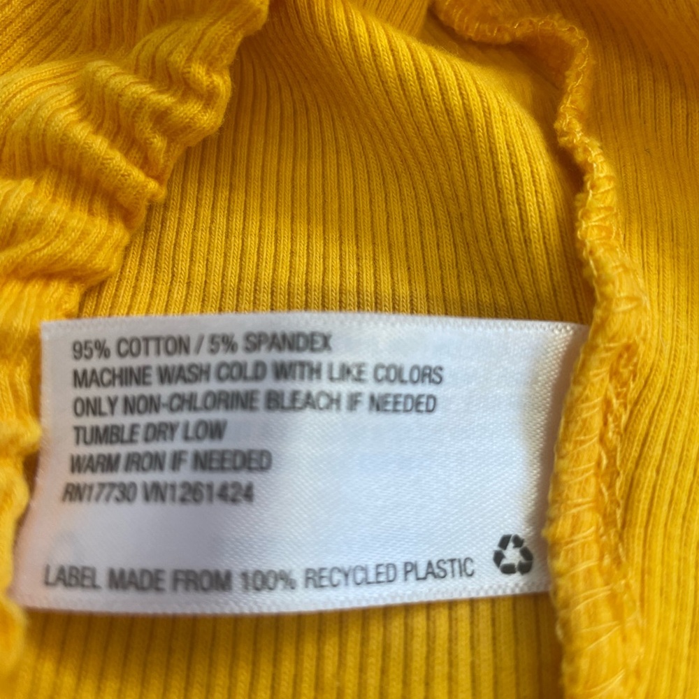 Open-Back Crop Top - Picture 4 of 4